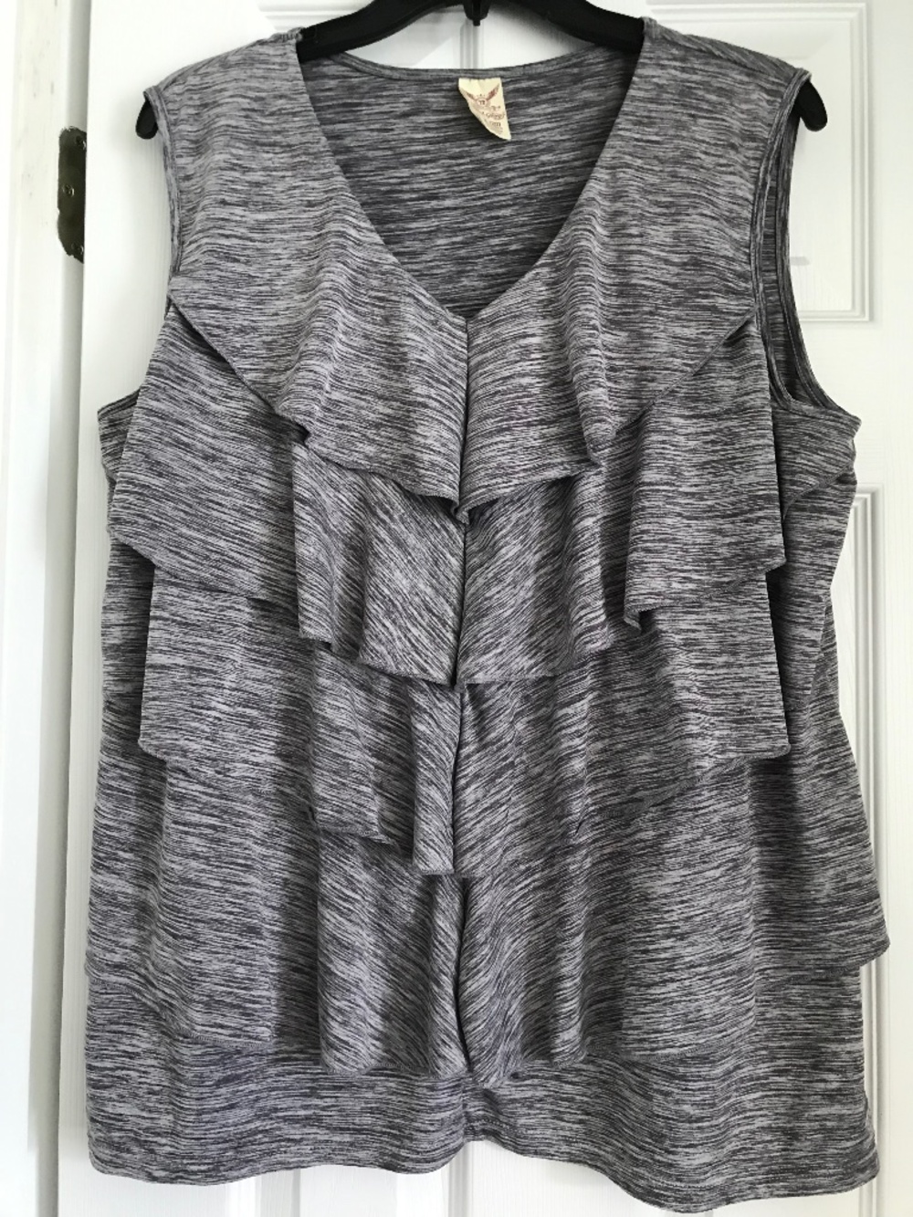 Faded Glory Soft Silver Ruffle Top XXL (20) Sleeveless blouse